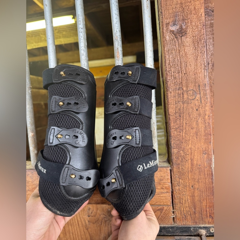 LeMieux Horse Mesh Front Jumping Boots Equestrian Front Set Tack